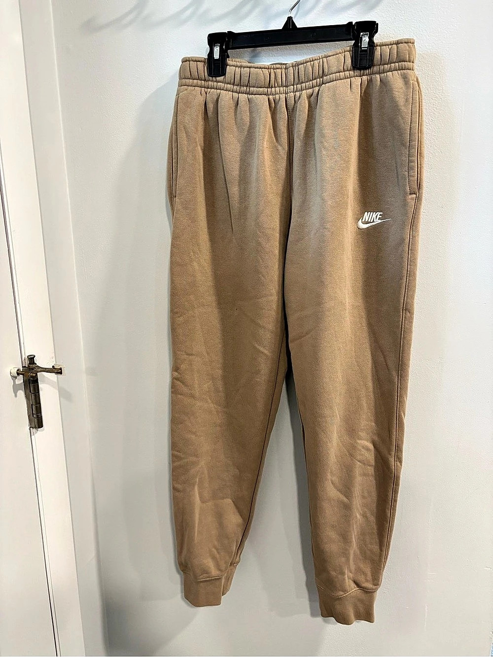 Nike Sweat Pant Joggers in Tan Size Medium